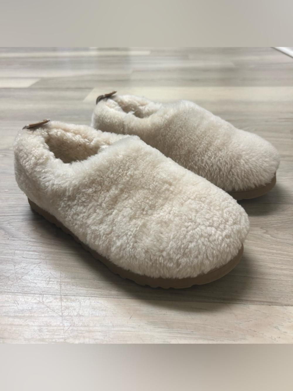 Ugg Classic Cozy Bootie Women Slipper Shoes Sz 8 Cream Platform Sheepskin Lounge - Picture 10 of 12